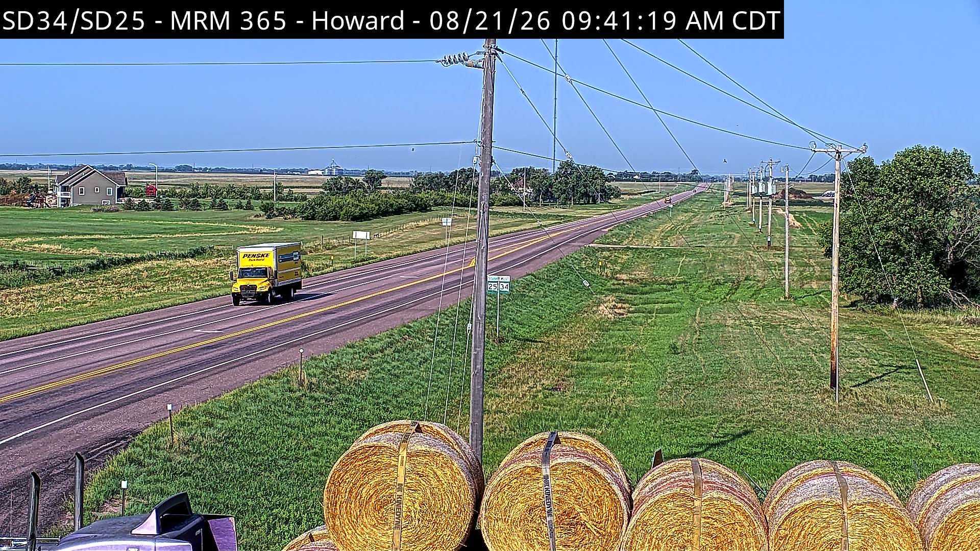 Webcam view of Howard, South Dakota on SD-34